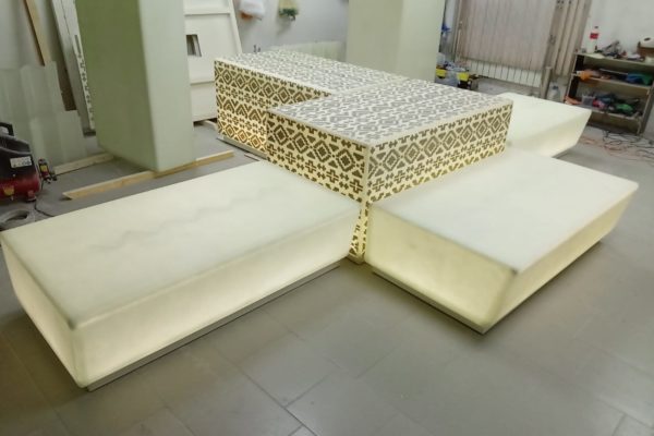 Светодиодная скамейка от изготовителя